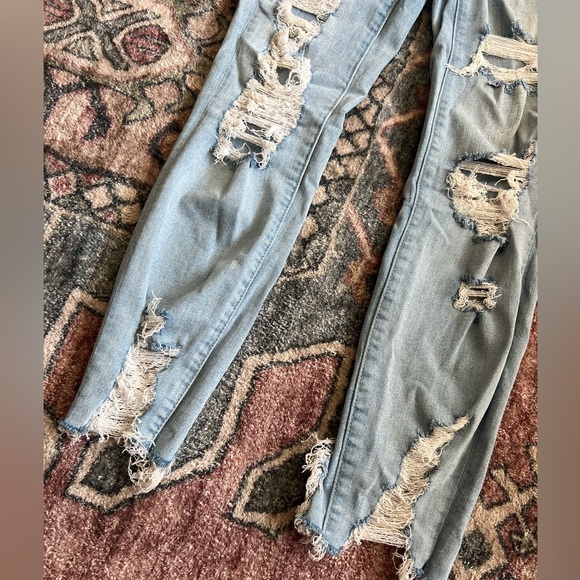 AE High waisted distressed jeans. - Picture 5 of 10